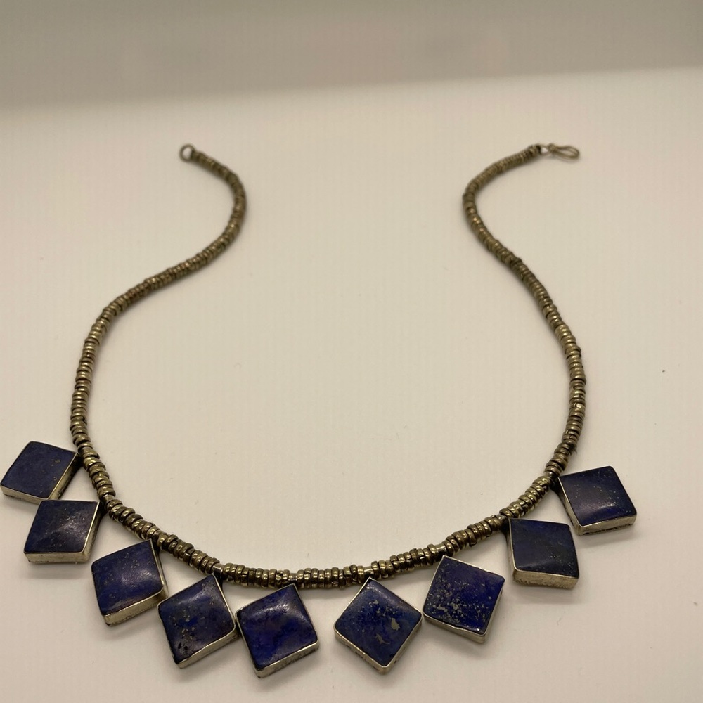 Vintage Looking Necklace - Picture 2 of 6